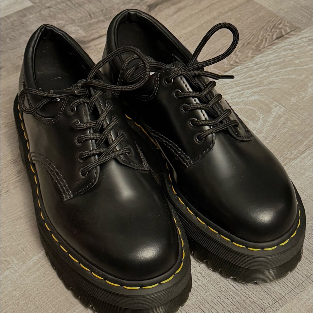 Like new: Dr. Martens 8053s Black Leather Lace-Up Shoes Platforms